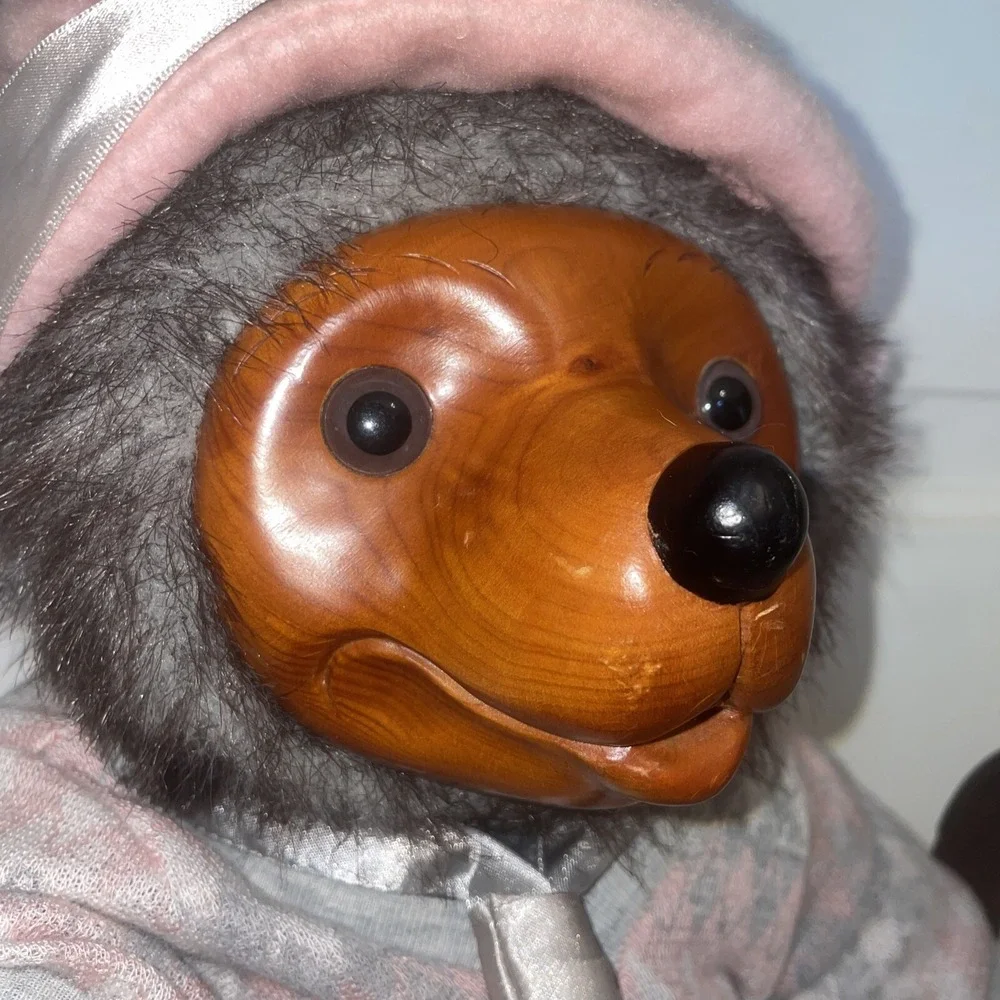 Raikes 1986 Daisy Bear Signed Foot Pink Hat Satin Tie Jointed At Hip Wood Wooden